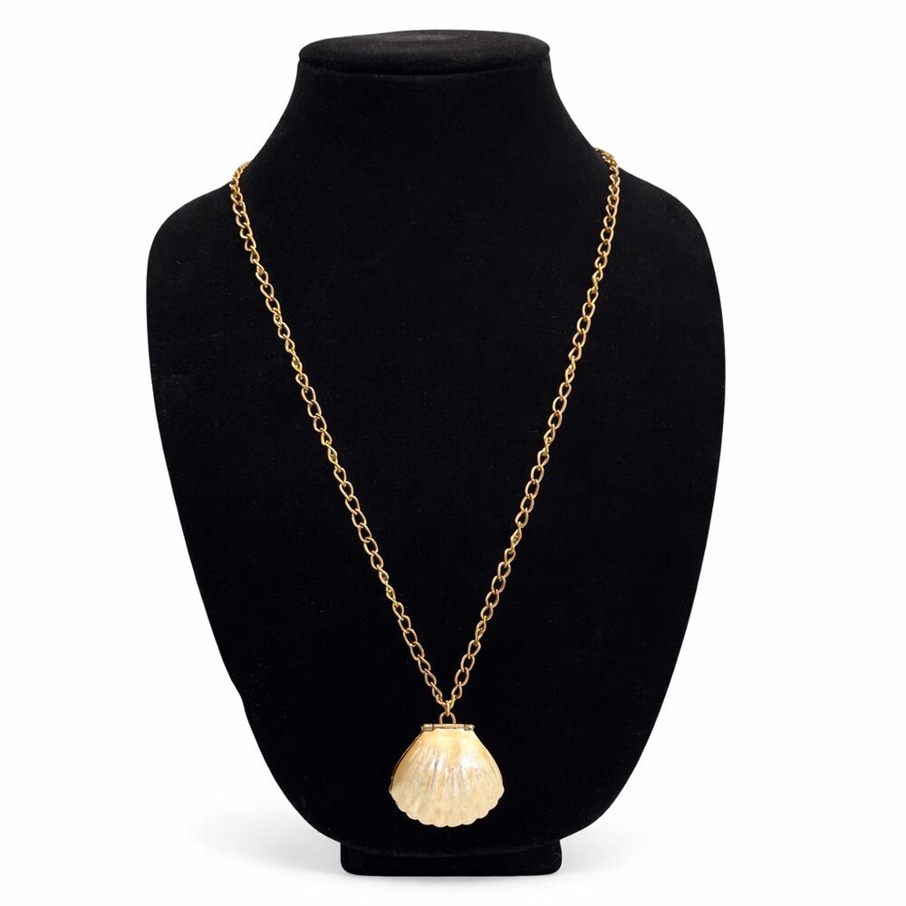 Disney Couture Mermaid Clamshell Ariel Necklace Anything for Love Pendant Whimsy